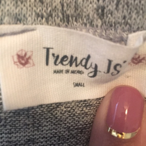 Off the Shoulder Long Sleeve Lot - Picture 3 of 6